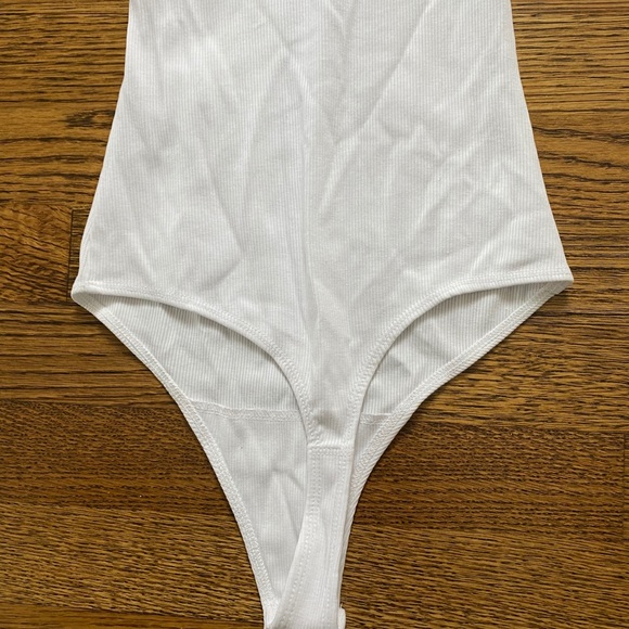 Abercrombie Off-the-Shoulder Bodysuit - Picture 8 of 8